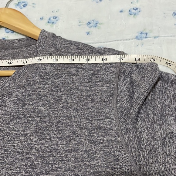 Lululemon Metal Vent Shirt - Picture 4 of 6